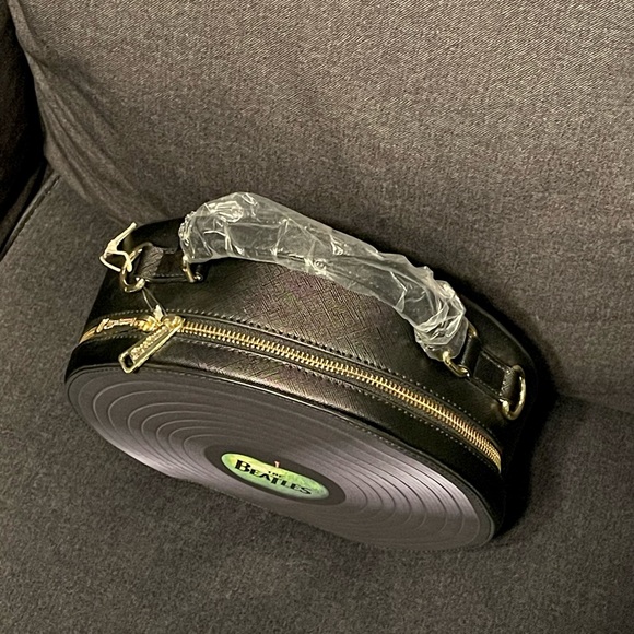 Loungefly The Beatles vinyl record crossbody & wallet - Picture 6 of 12